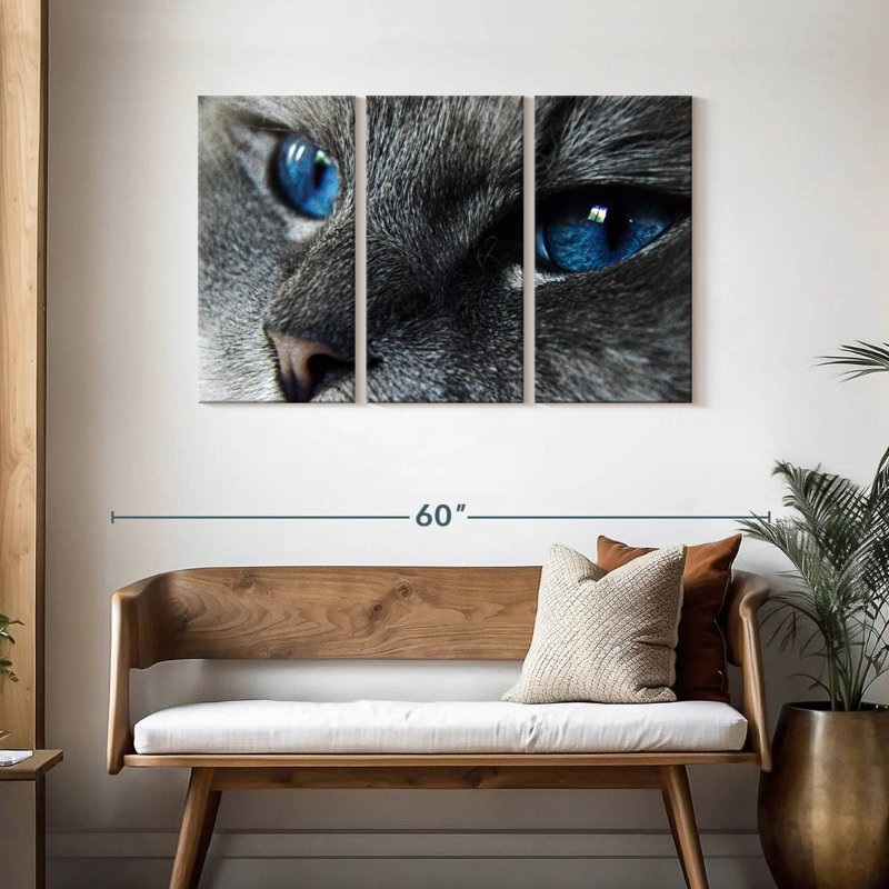 Brampt Cat Blue Eyes, 28" H x 45" W