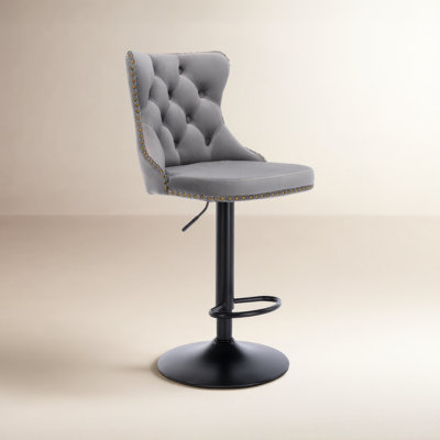 Tabourets de bar pivotants en velours Briarwood avec hauteur de siège réglable, dossier ergonomique et détails décoratifs capitonnés