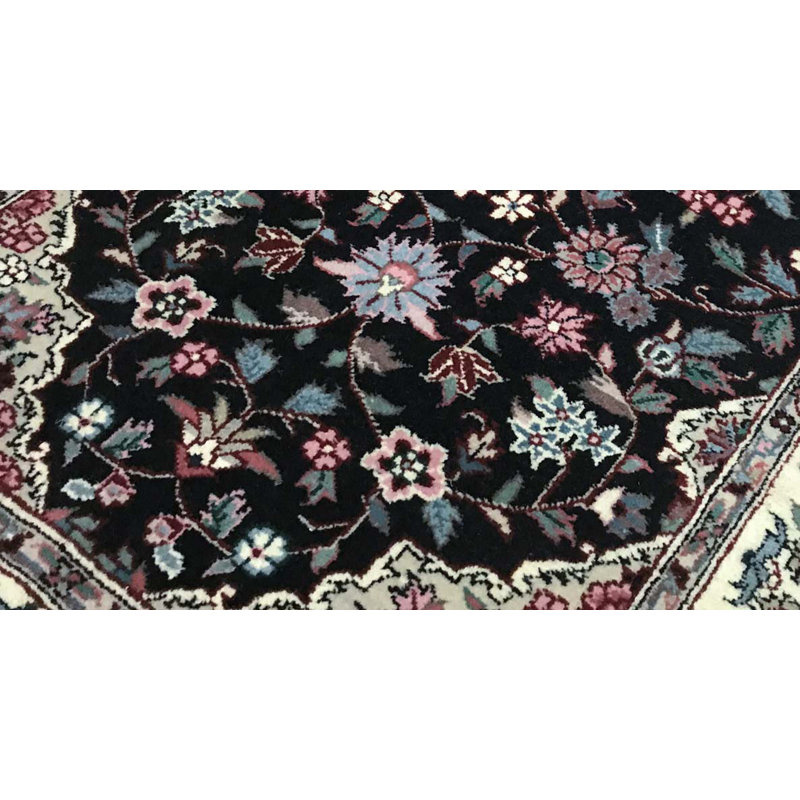 Tapis rose, noir et gris noué à la main de haute qualité