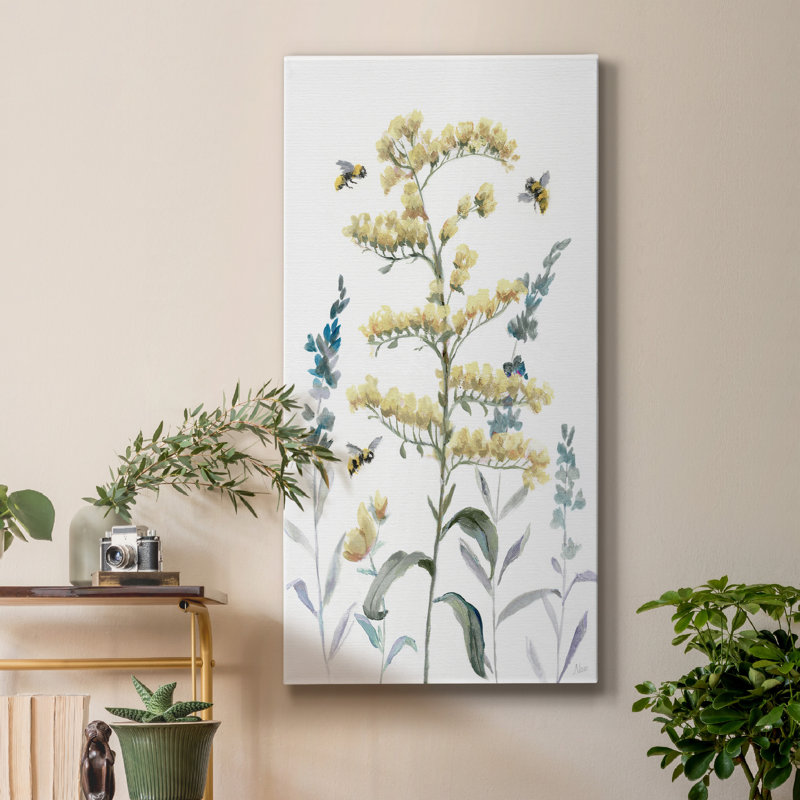 Bumble Bee Garden I - peinture sur toile tendue, H 40 po x l 20 po x P 1,5 po