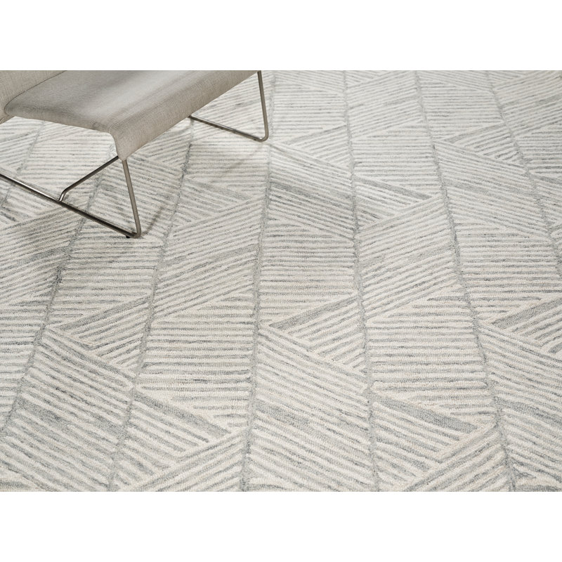 Kascata Hand Tufted Geometric Area Rug in Silver/Ivory, Rectangle 10' x 14'