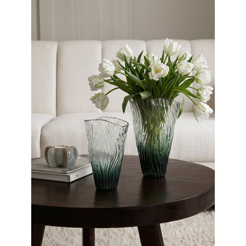 Vase décoratif au design contemporain, H 11,8 po x l 7,5 po x P 3,9 po