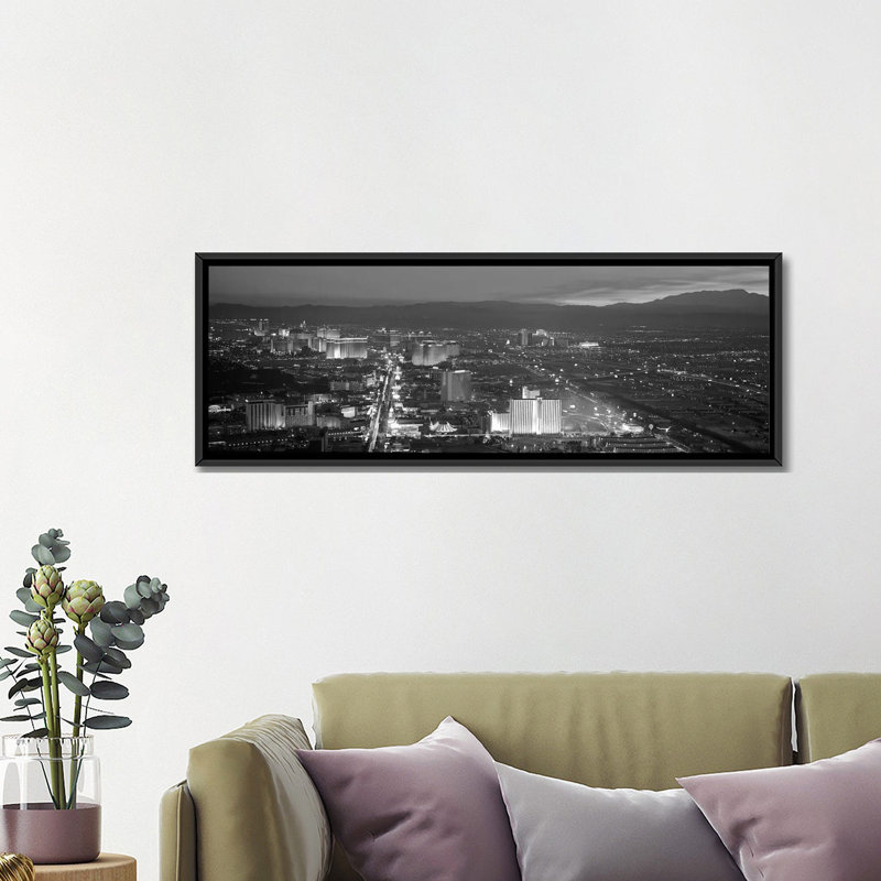 « las vegas horizon cityscape », reproduction de photo sur toile, H 16 po x l 48 po x P 1,5 po, Cadre noir
