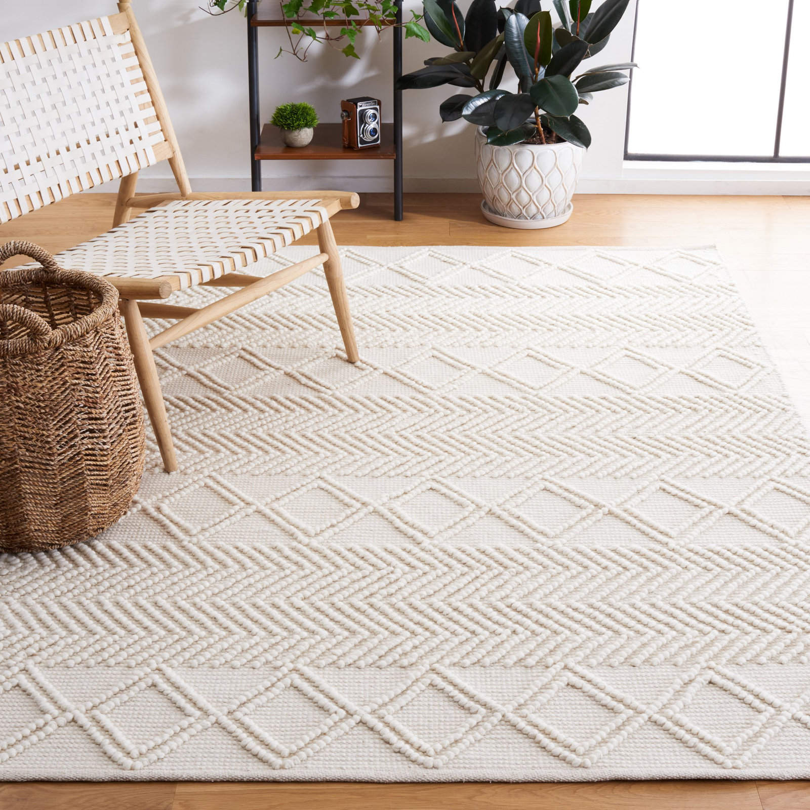 Tarres Cream Hand-Woven Geometric Wool Rug, Rectangle 4' x 6'