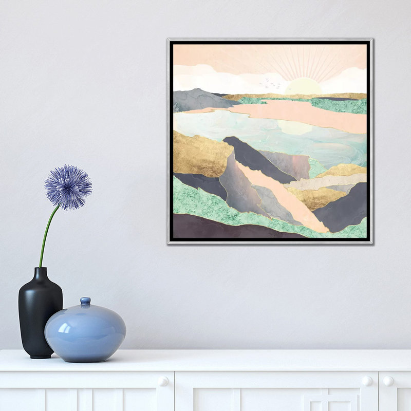 Sunrise Beach - impression d'art graphique, Pas de tapis, H 18 po x l 18 po x 1,5 po, Toile avec cadre argenté