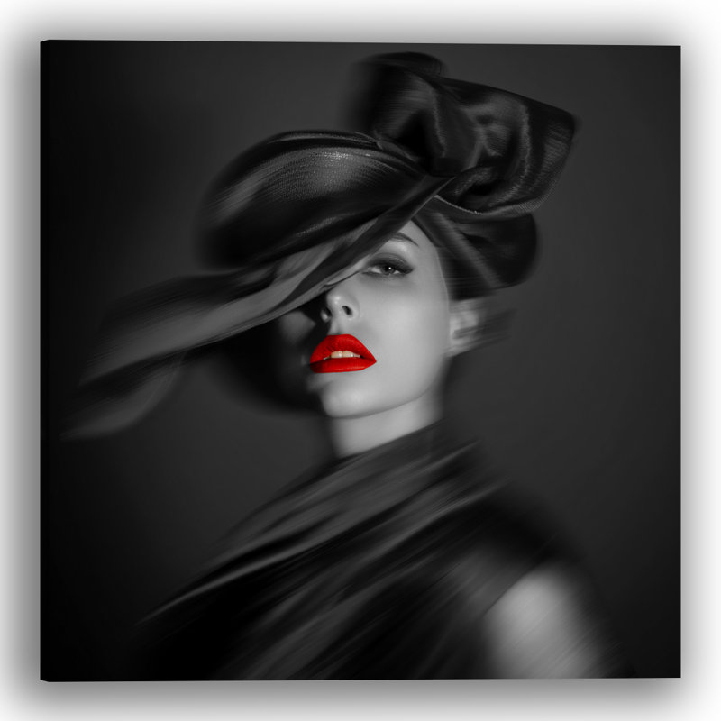 «Crimson Kiss in Shadow», art mural sur toile tendue, 30 po L x 30 po H x 1,5 po P