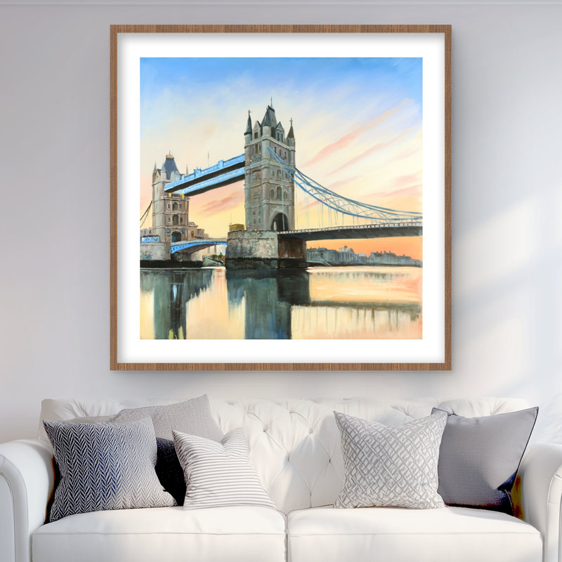 Coucher de soleil sur le pont de Londres | Reproduction encadrée contemporaine, 36" H x 36" W