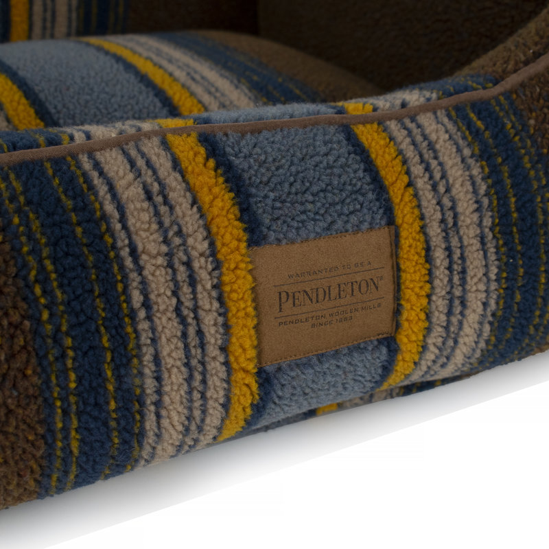 Striped Polyester Pet Bed, Small (30" W x 24" D x 9" H)