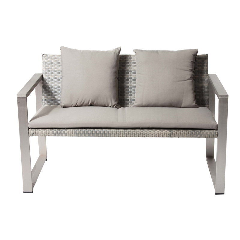 Causeuse extérieure en aluminium avec coussins 50 po Chester - sièges de patio modernes avec structure antirouille, accoudoirs en poly-résine et siège et dossier en rotin toutes saisons, la structure est argentée, le rotin et les coussins sont gris