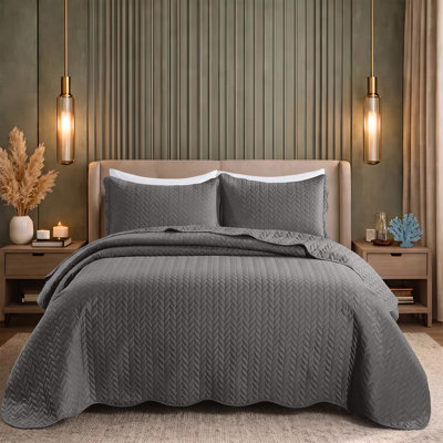 Pre-Washed Lightweight Microfiber Quilt Set