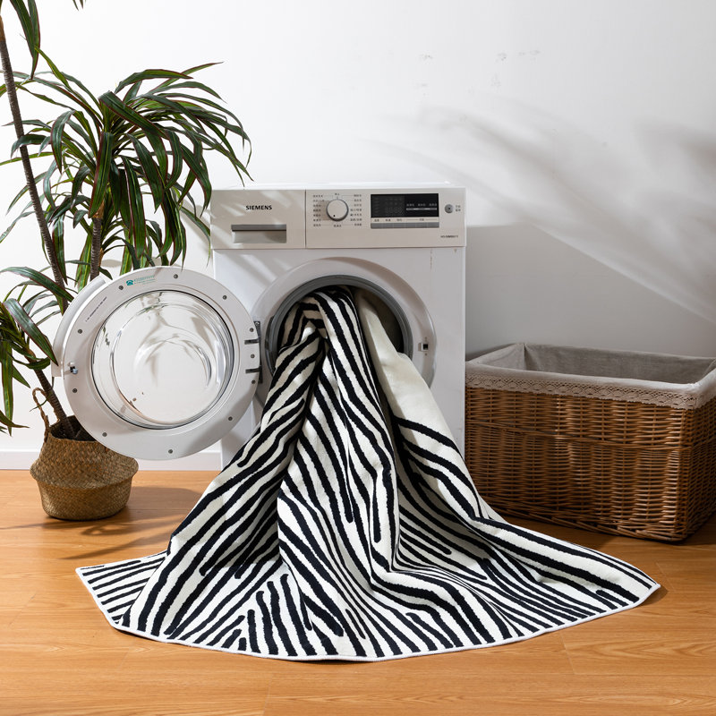 Modern Abstract Stripes Machine Washable Area Rug in Black & White, Rectangle 9' x 12'