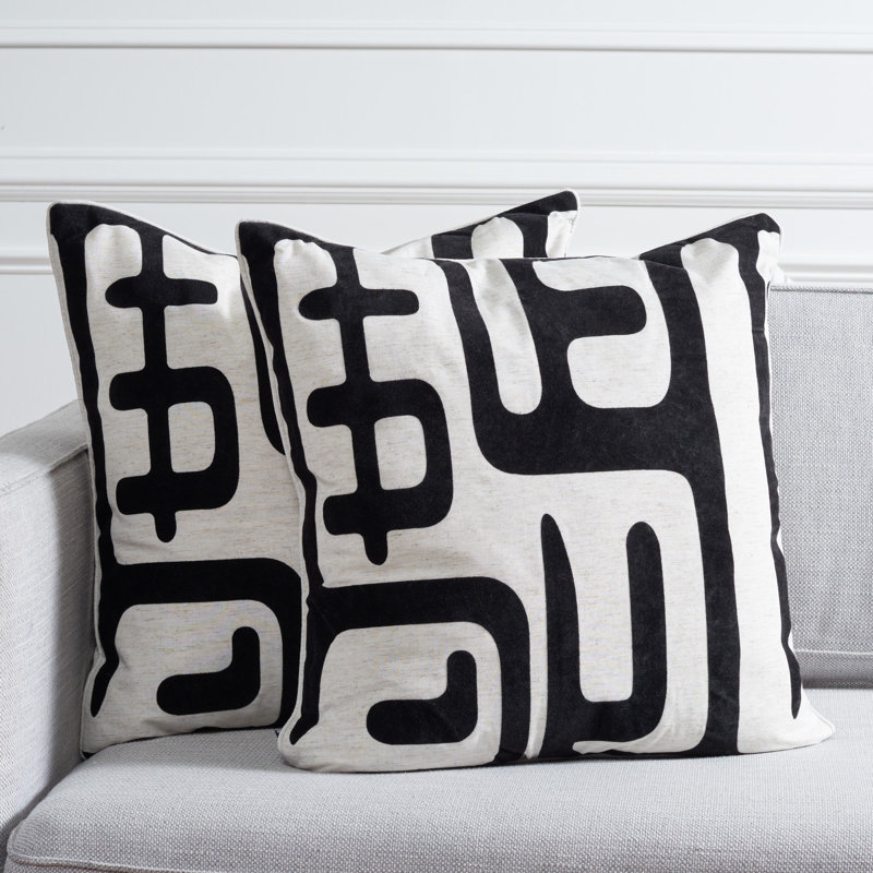 Maize 18" x 18" Beige and Navy Linen Throw Pillow Set