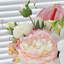 Ornements de fleurs simulées