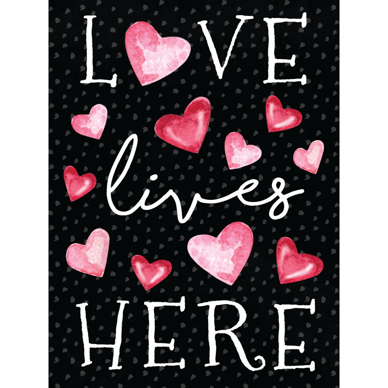 «Love Lives Here» par Elizabeth Tyndall, H 32 po x l 24 po