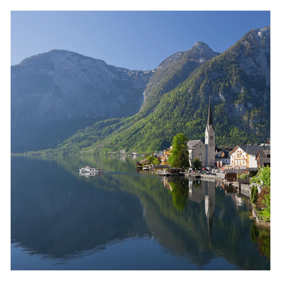 Strukturierte Fototapete Mountain View over Lake Hallstatt 2,88 m x 288 cm