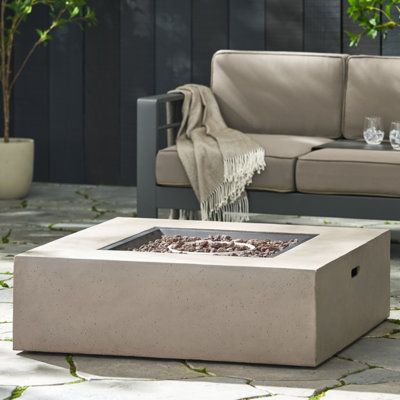 Réservoir de table de feu 50 000 carrés - gris. Aucun assemblage requis. Foyer d'extérieur au propane, 39,72 po x 39,72 po x 12,13 po à l'extérieur en oxyde de magnésium gris. Nécessaire. Foyer 39,72 po x 39,72 po x 12,13 po, 93,52 lb