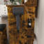 Bureau de coiffeuse avec tiroirs et tablettes de rangement, coiffeuse avec support pour sèche-cheveux et prise de courant, une coiffeuse-844470429
