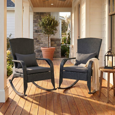 Chaises berçantes d'extérieur en osier avec coussins (ensemble de 2)