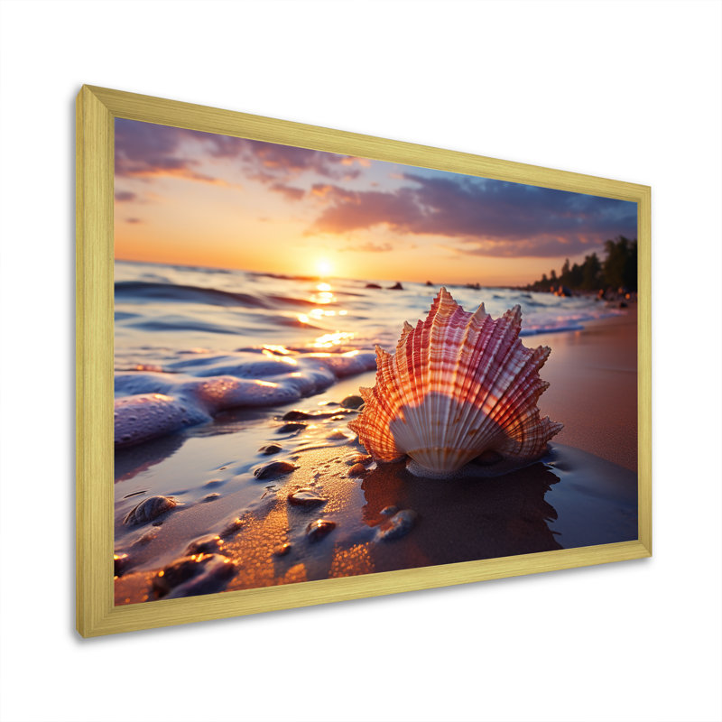 Coucher de soleil sur les trésors du rivage II - plage, art mural, Cadre doré à coins fermés, H 24 po x l 32 po x P 1 po