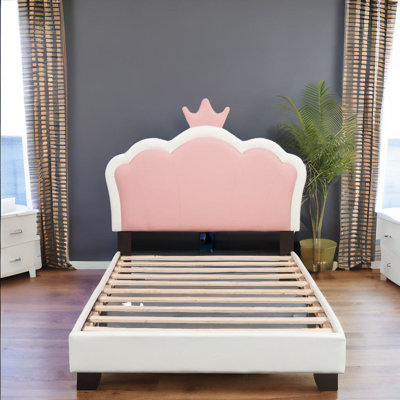 Chamberland Solid Wood Scalloped Bed