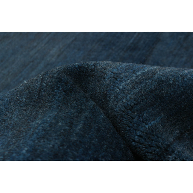 Tapis unique en laine nouvel âge rectangulaire 4 pi 0 po x 6 pi 1 po bleu marine