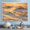 Coucher de soleil doré reflété sur l'eau - vagues murales côtières