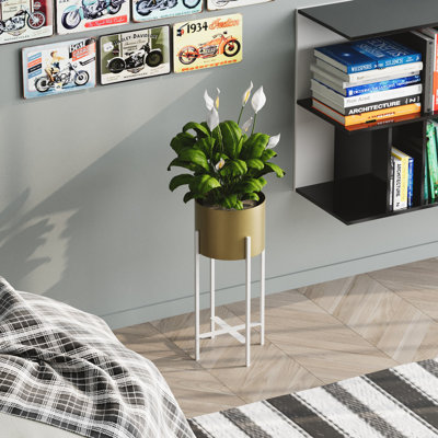 Pot décoratif Becontree Elegant, blanc et or, 9,1 po x 18,9 po | Fabrication 100% métal, diamètre du pot: 7,9 po, hauteur du pot: 5,9 po | Léger (2,1 lb), aucune installation requise, parfait pour la décoration intérieure et la présentation de plantes