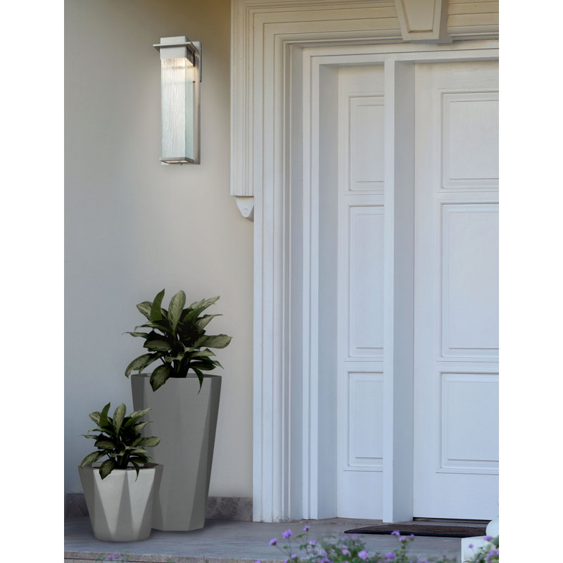 Petite applique murale d'extérieur à DEL Carlotte Pacific - Nickel brossé, Nickel brossé, H 12 po x l 5 po x P 5,5 po