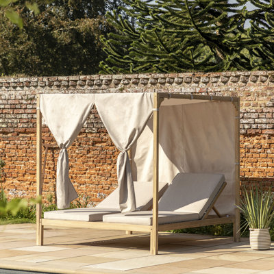 Casandra Long Double Ammos Daybed With Cushions