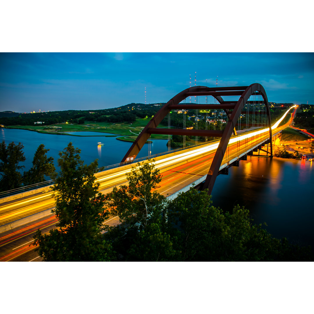 360 Brücke bei Nacht - Fotografie auf Leinwand