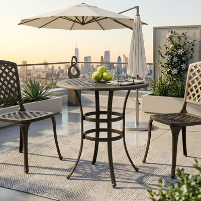 Table de bar d'extérieur 37 po carrée en fonte d'aluminium avec trou pour parasol et plateau en treillis - bronze foncé
