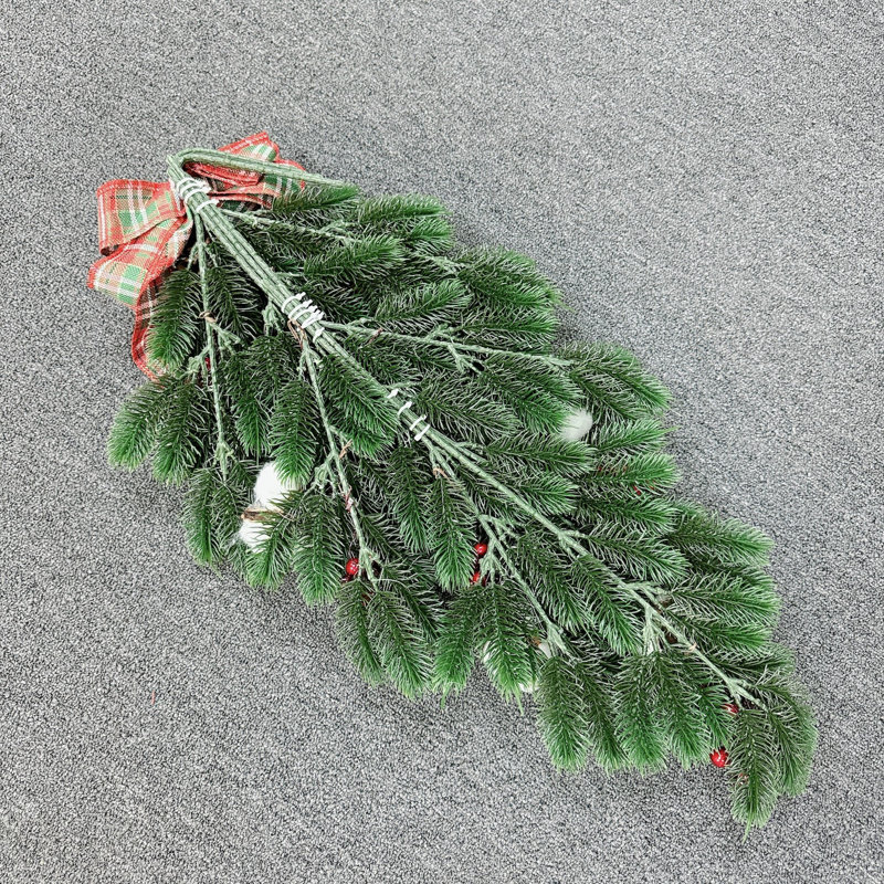 Ornement Ansuma fait à la main en sapin et pommes de pin décoratives pour Noël
