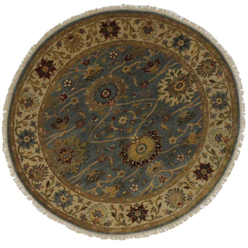 Kellyann Oriental Area Rug in Gray