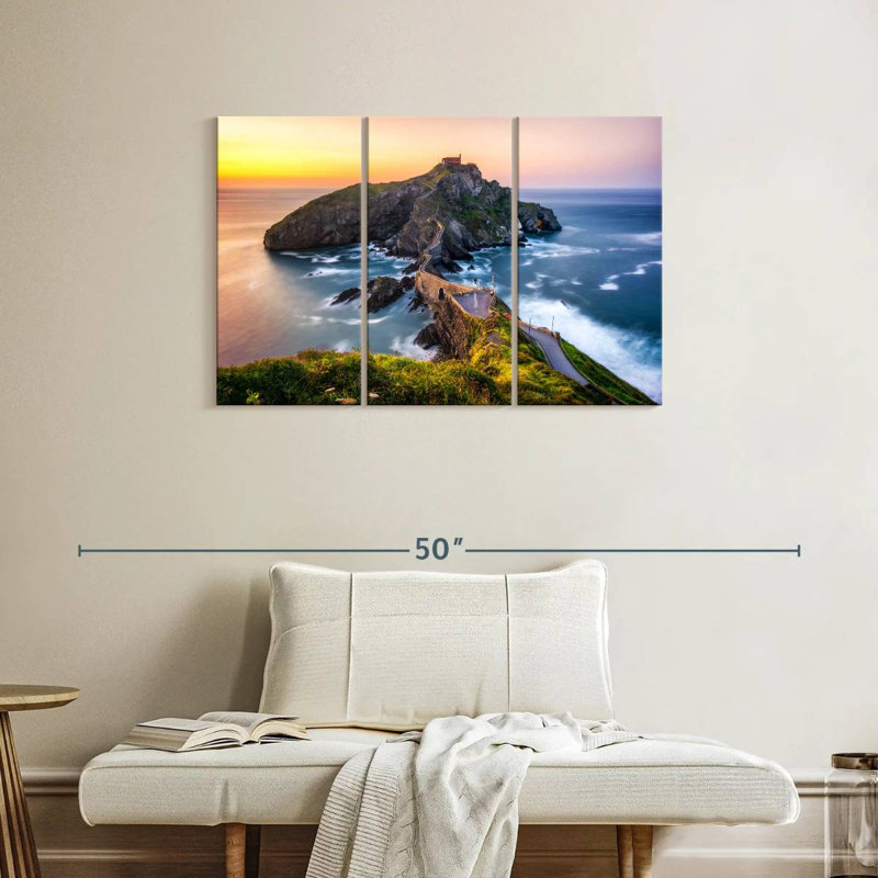 Gillard San Juan De Gaztelugatxe Cliff, H 24 po x l 38 po