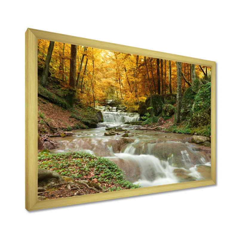 Forêt, cascade, arbres jaunes - reproduction de photo, H 30 po x l 40 po, Avec cadre, Or