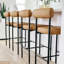 Tabouret de bar en similicuir avec pieds en métal-1082854849-1122663135-1107554576
