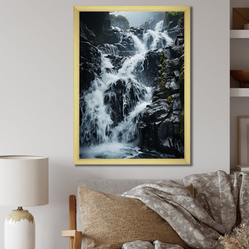 Chute d'eau dynamique sur toile, H 32 po x l 24 po x P 1 po, Cadre doré à une seule photo