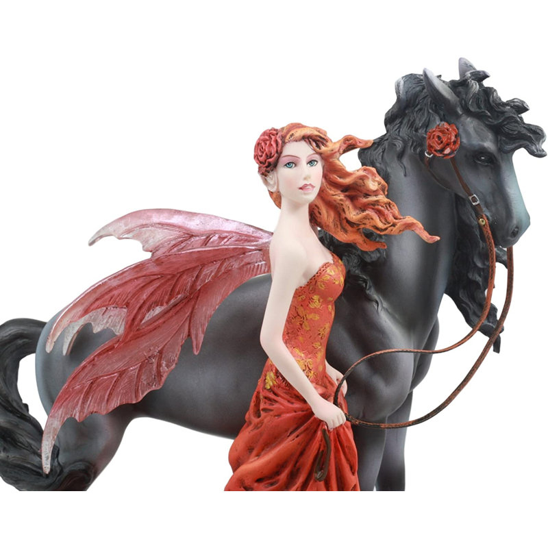 Fée se promenant avec un cheval noir