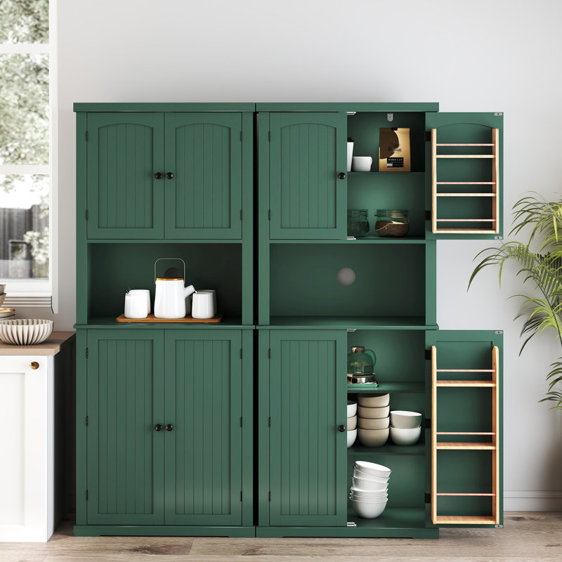 Garde-manger avec tablettes ouvertes et compartiment à micro-ondes Green Farmhouse | Grande armoire de rangement avec tablettes réglables