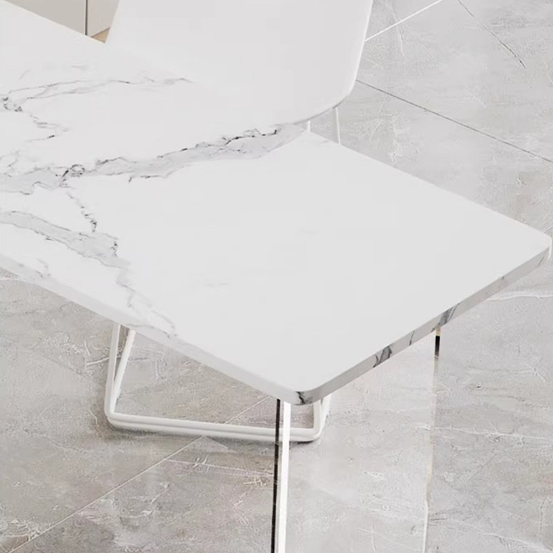 Tables et chaises simples à vent crème, H 41,3 po x L 70,8 po x l 15,7 po