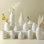 Ensemble de 12 vases à bourgeons en céramique blanche pour les fleurs d'herbe de la pampa, petits vases japonais en vrac pour centres de table Boho pour décorations de mariage Neutre salon et chambre à coucher