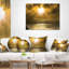 Coussin de mer scintillant soleil entre les gros nuages-29071304-29071301