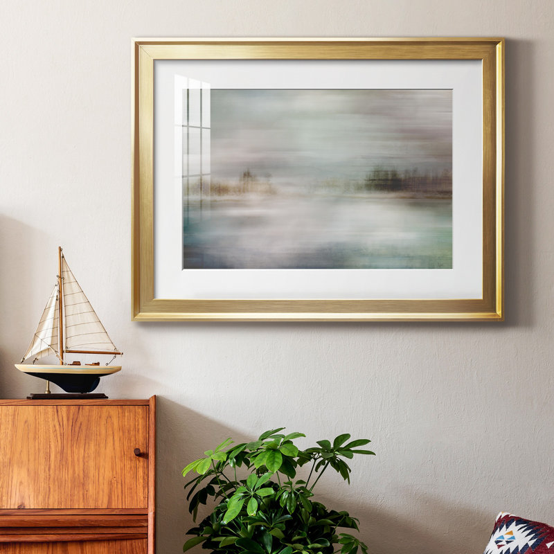 «Misty Lake», reproduction encadrée de qualité supérieure - prête à être accrochée, Cadre doré