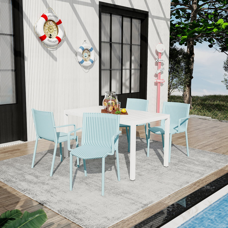  Ensemble de chaises de patio Summer, 5 pièces, 55 po de long avec 4 chaises empilables en PP bleu clair, Blue, Bleu