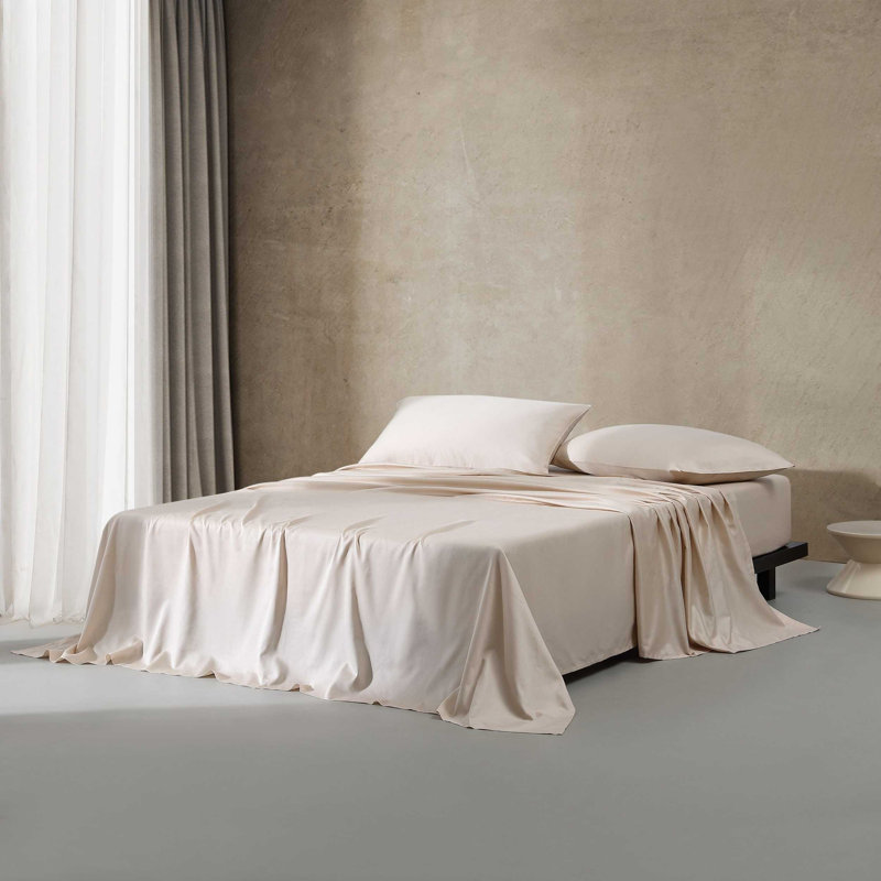 Ensemble de draps en satin de coton Calvin Klein, Ensemble de draps pour grand lit avec 2 taies d'or, Rose clair