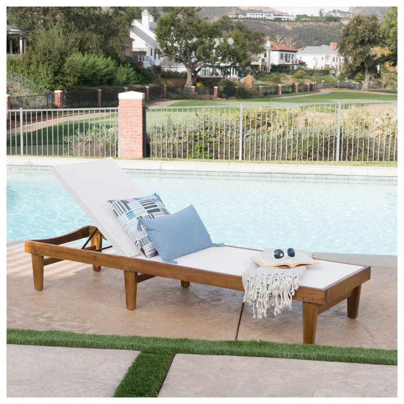 Chaise longue d'extérieur en bois d'acacia teck avec tissu maillé blanc