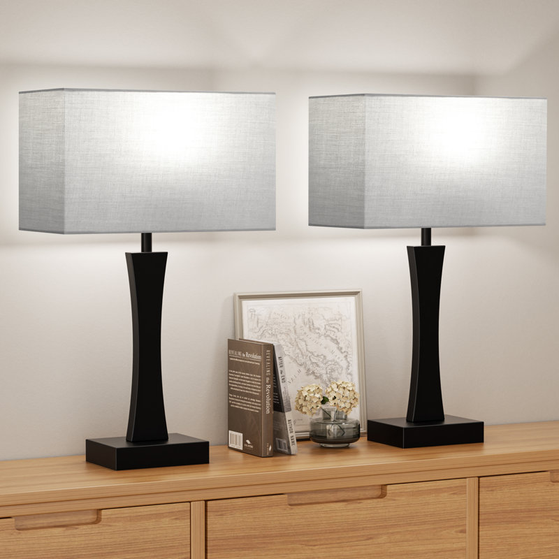 Lampe de chevet noire et moderne de 16,5 po pour tables de chevet avec contrôle tactile et ports de charge