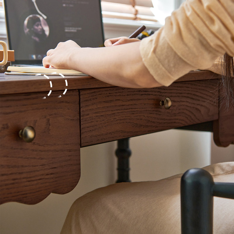 Bureau à 3 tiroirs en bois massif de style vintage exquis