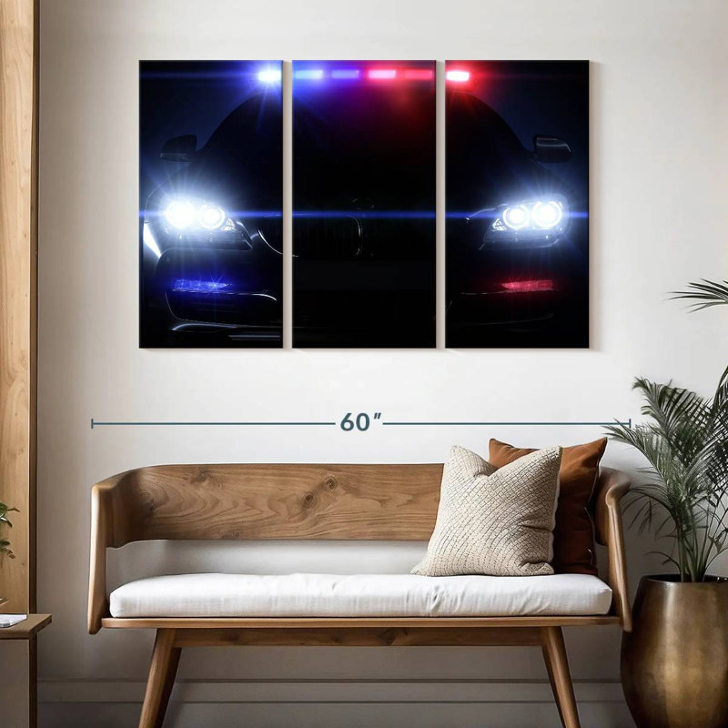 Voiture de police Mehar, H 32 po x l 50 po