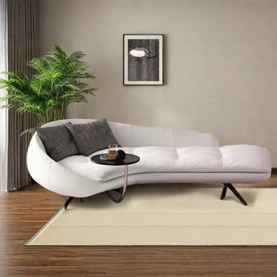 Comfortable pea-shaped chair